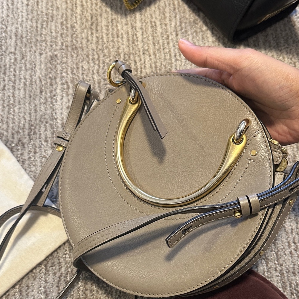 Chloe beige leather and suede pixie round Crossbody Bag - Picture 7 of 9
